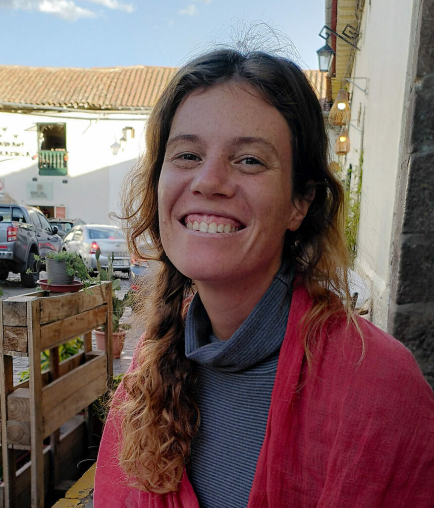 Online soul readings, holistic coaching programs and group trainings by Laura Médioni